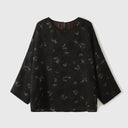 Black butterfly-print Xiangyunsha silk pullover top with a round neck and wide three-quarter sleeves