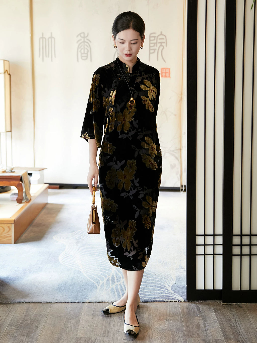 Full-length black floral velvet midi dress with Mandarin collar and relaxed fit