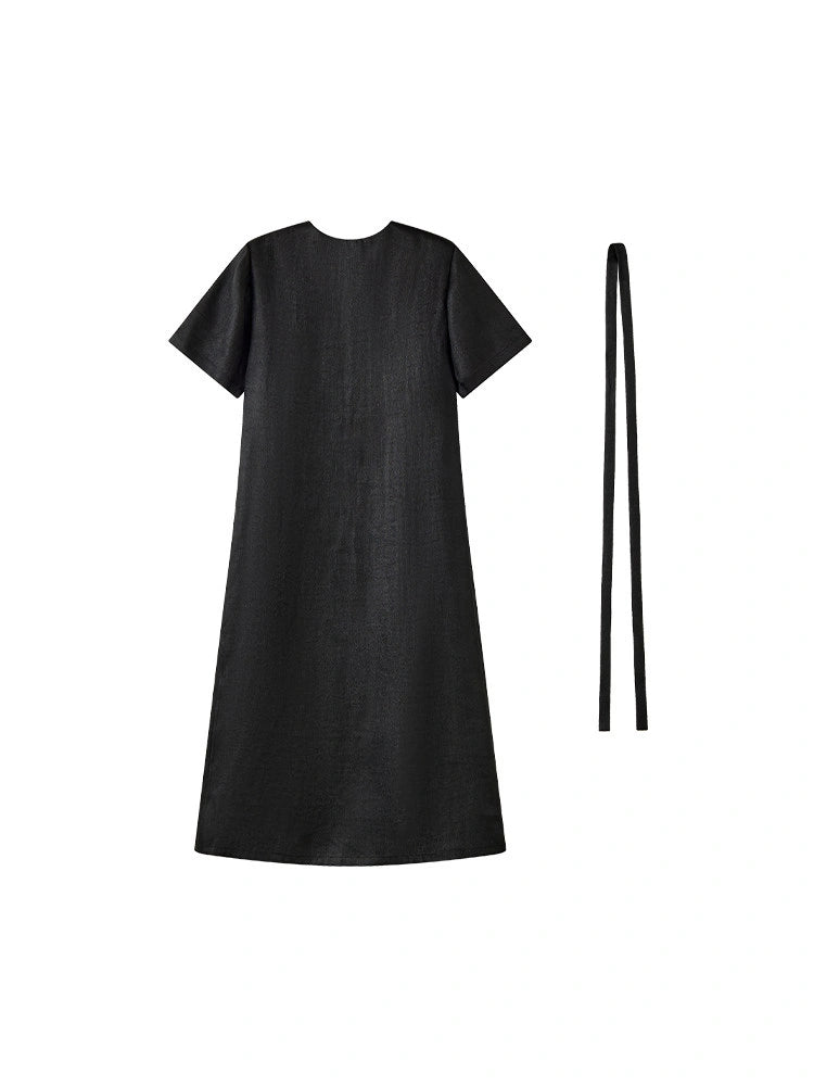 Back product view of the black 40-momme Xiangyunsha silk dress with its detachable waist tie