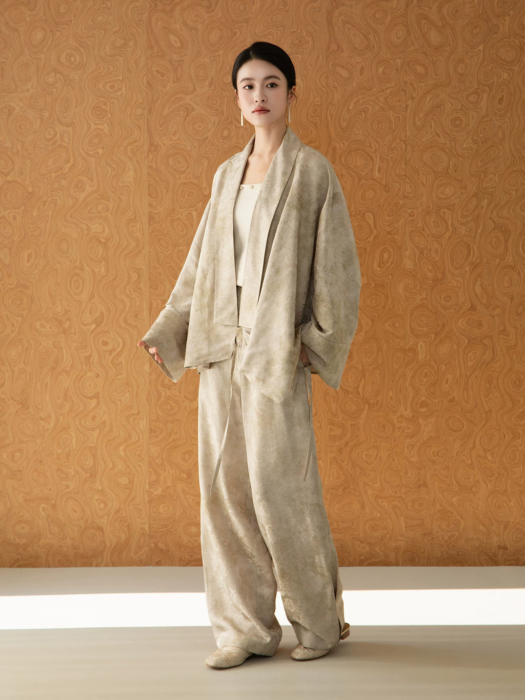 Side view of women's relaxed jacquard viscose outfit