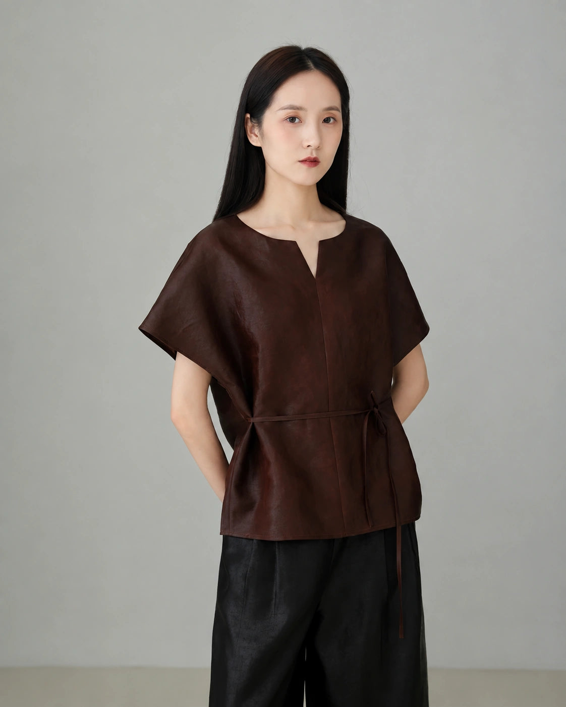 Red Xiangyunsha silk top for women featuring a minimalist oriental design, natural mulberry silk fabric, and modern relaxed silhouette.